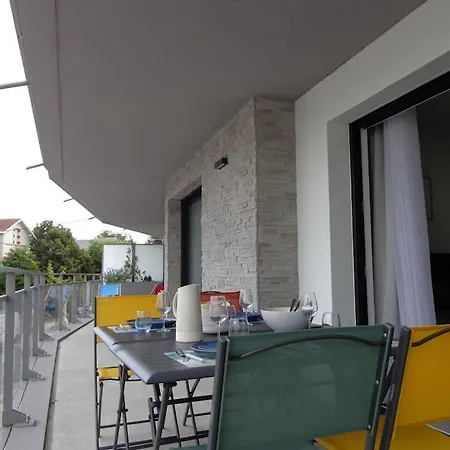 De Standing Pontaillac *