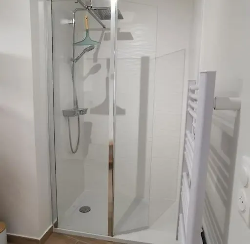 De Standing Pontaillac Руаян