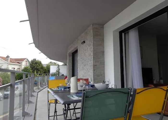 De Standing Pontaillac *